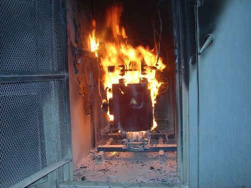 夏日炎炎，北京創(chuàng)聯(lián)匯通電氣教你必備油浸式變壓器防火常識(shí)